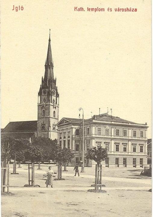Radnica a kostol (2)